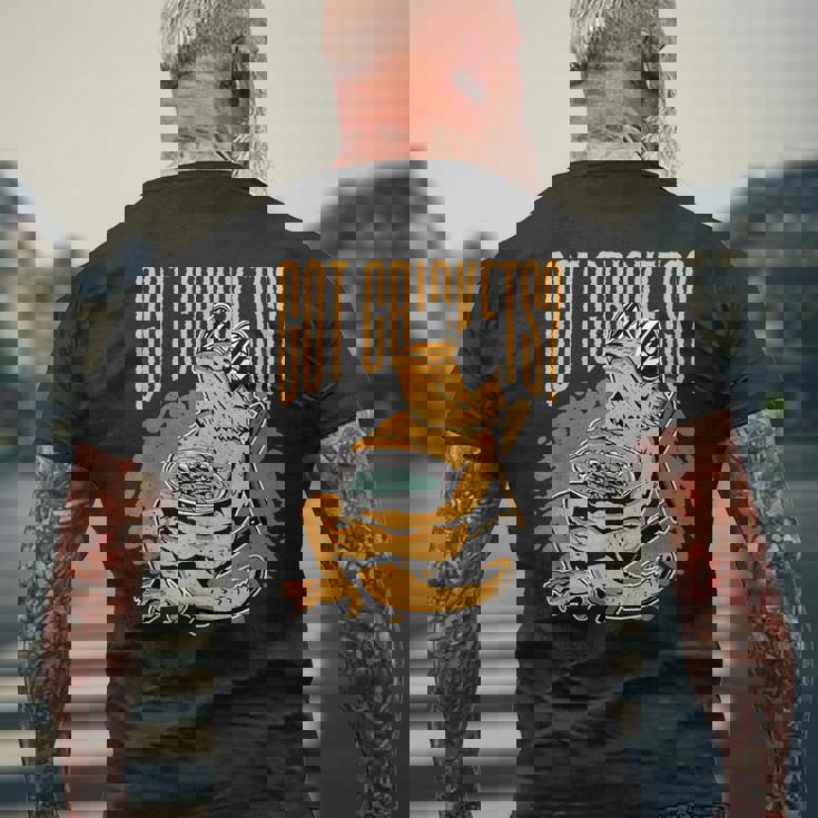 コオロギを手に入れましたか？フトアゴヒゲトカゲ メンズTシャツ バックプリント 高齢者への贈り物