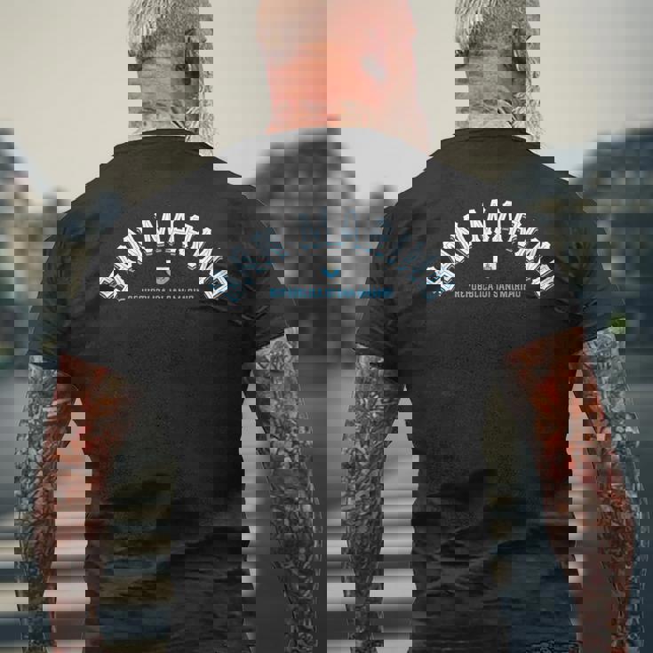 サンマリノ メンズTシャツ バックプリント 高齢者への贈り物