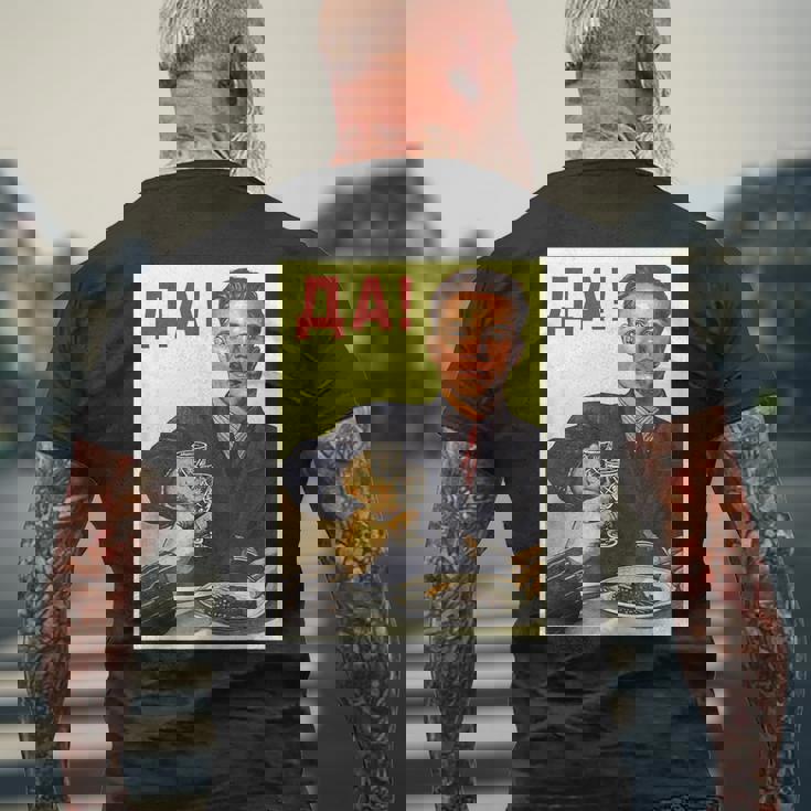 ソビエト連邦 ソ連 プロパガンダ メンズTシャツ バックプリント 高齢者への贈り物