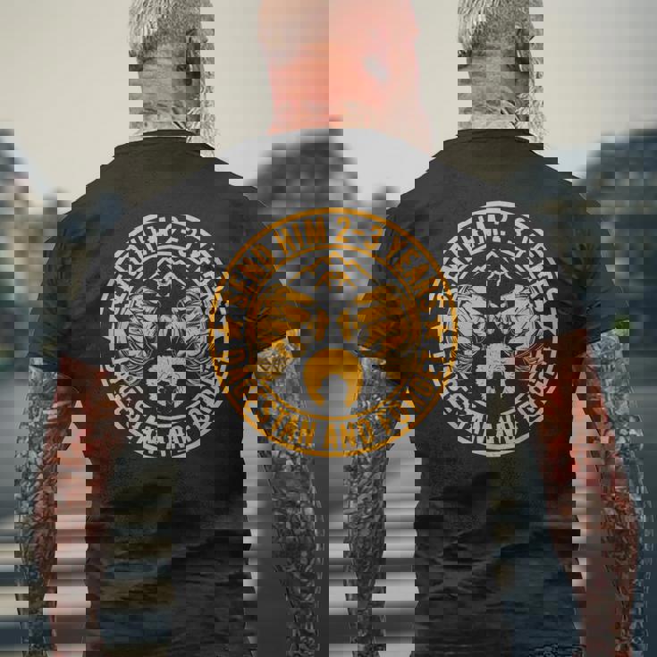 ダゲスタンに23年送り、Mmaレスリングミームを忘れてください。 メンズTシャツ バックプリント 高齢者への贈り物