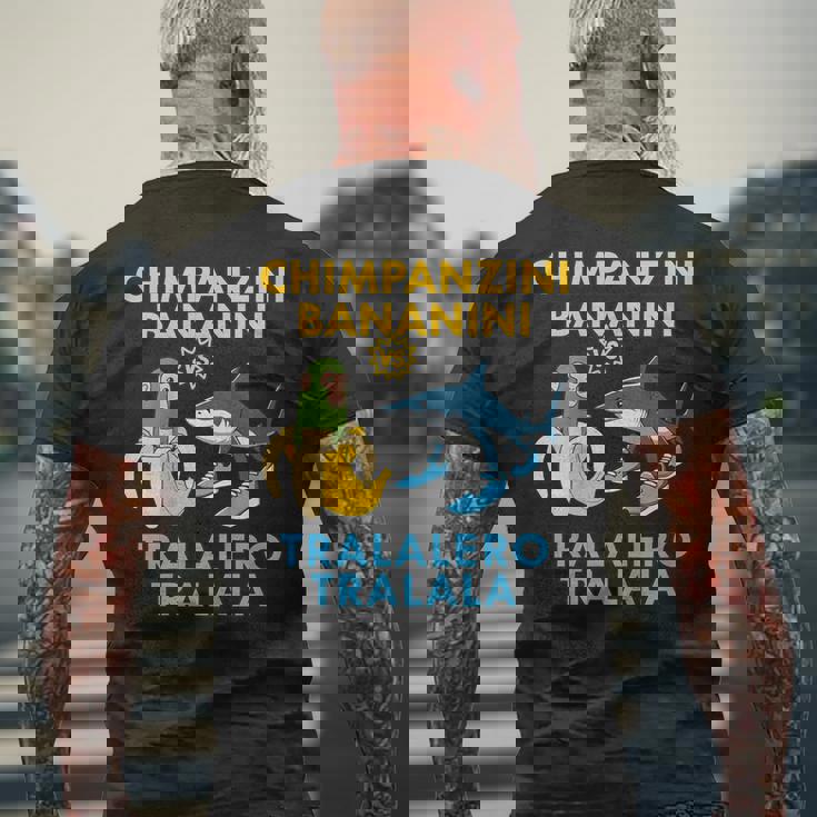 チンパンジーニ バナニーニs トララレロ トラララ 面白い 幼児向け メンズTシャツ バックプリント 高齢者への贈り物