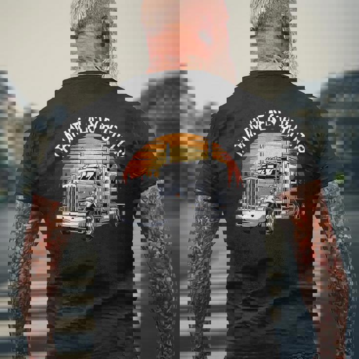 トラッカー・イズ・ファン・ケンワース・イット メンズTシャツ バックプリント 高齢者への贈り物