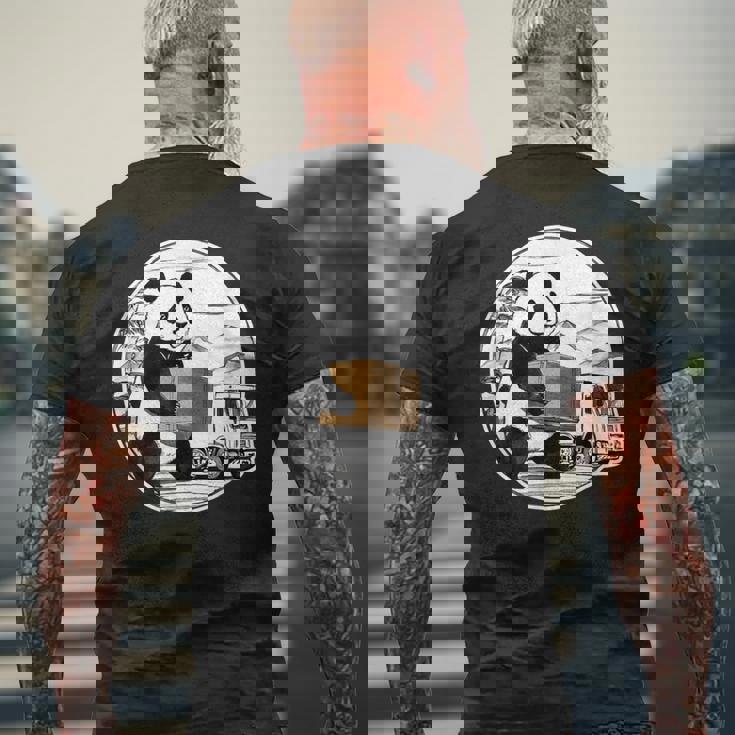 トラック運転手 パンダ 運送業 水墨画 和風 おもしろ 動物 メンズTシャツ バックプリント 高齢者への贈り物