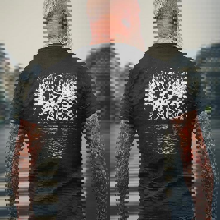 ビッグフット ネス湖 モンスター モスマン エイリアン その他 面白い クリプティッド メンズTシャツ バックプリント 高齢者への贈り物