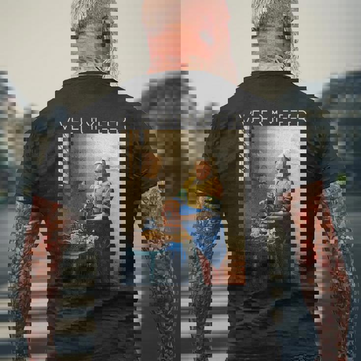 ヨハネス・フェルメール 芸術家のための芸術 ミルクメイド メンズTシャツ バックプリント 高齢者への贈り物