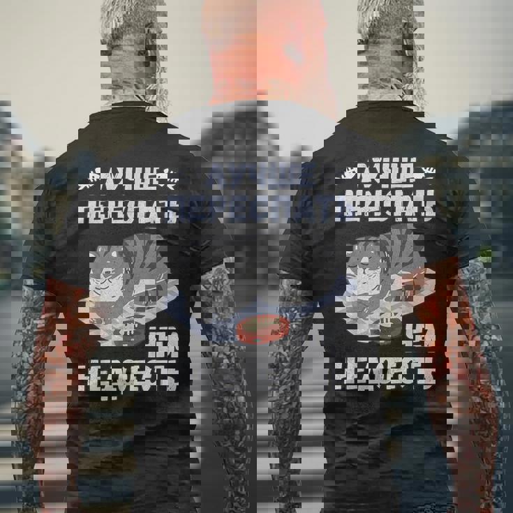 ロシア語の面白い猫のメッセージ「食べ足りないより寝過ぎの方がいい」 メンズTシャツ バックプリント 高齢者への贈り物