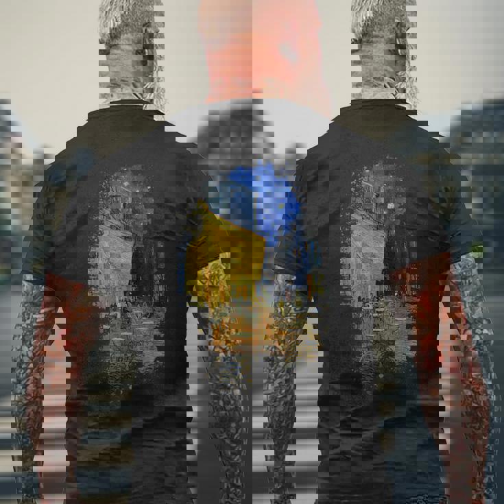 ヴィンセント・ヴァン・ゴッホ作 夜のカフェテラス メンズTシャツ バックプリント 高齢者への贈り物