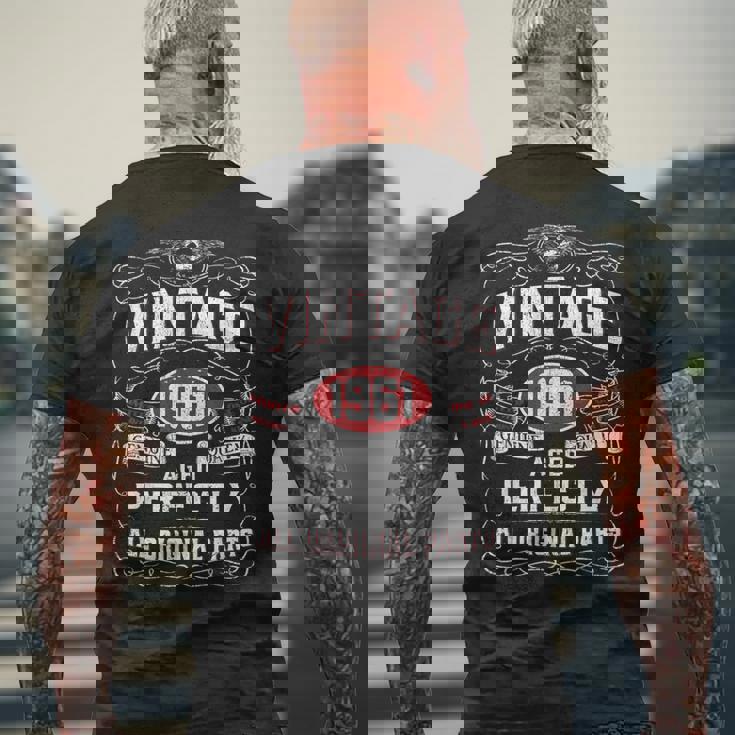 ヴィンテージ 1961 還暦 62歳 1961年生まれ メンズTシャツ バックプリント 高齢者への贈り物