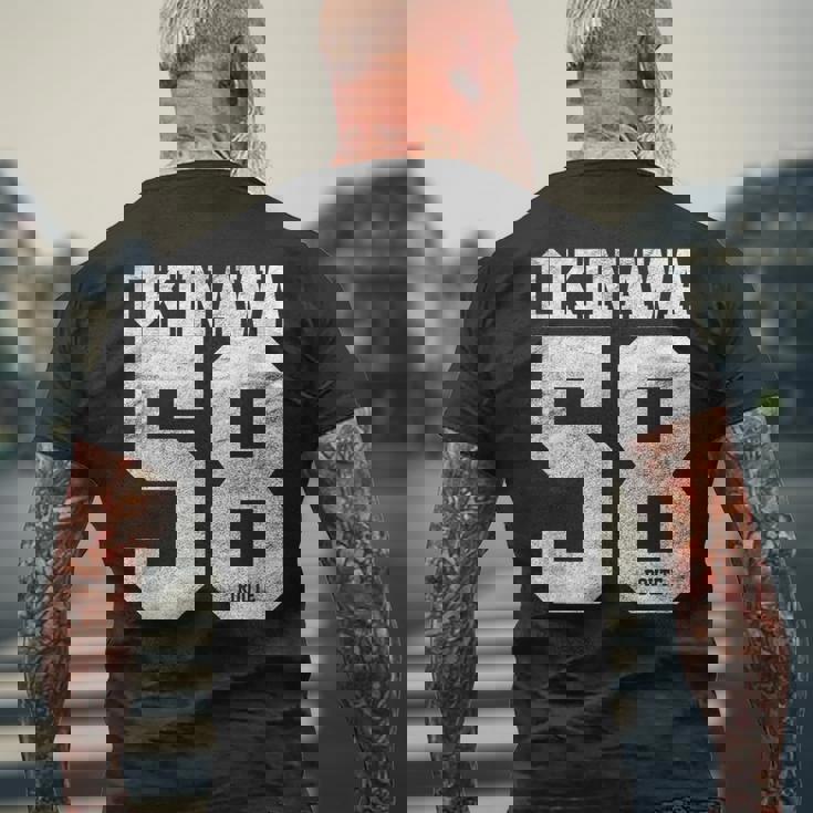 ヴィンテージ バラエティ 沖縄 日本 メンズTシャツ バックプリント 高齢者への贈り物