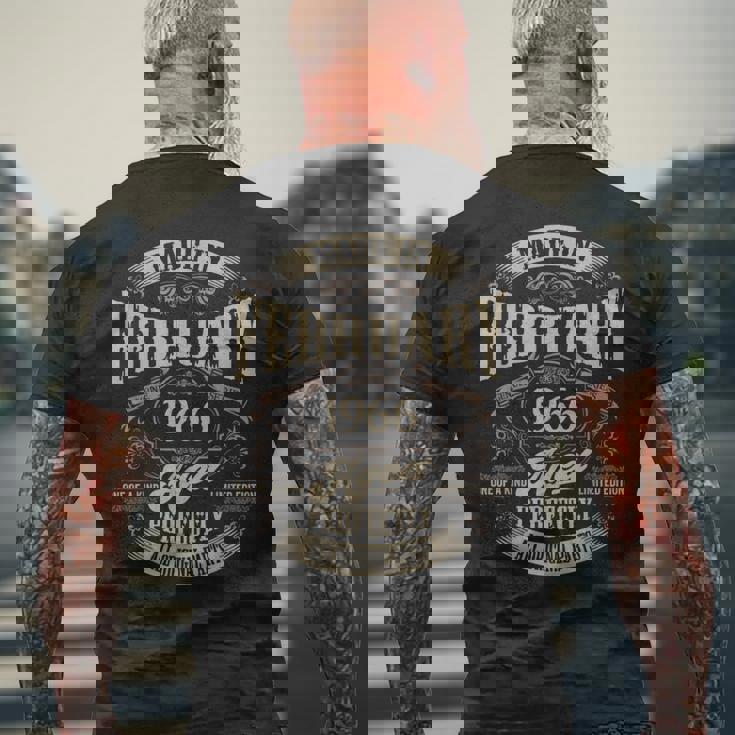 ヴィンテージ還暦伝説 1966年2月 60歳の贈り物 メンズTシャツ バックプリント 高齢者への贈り物