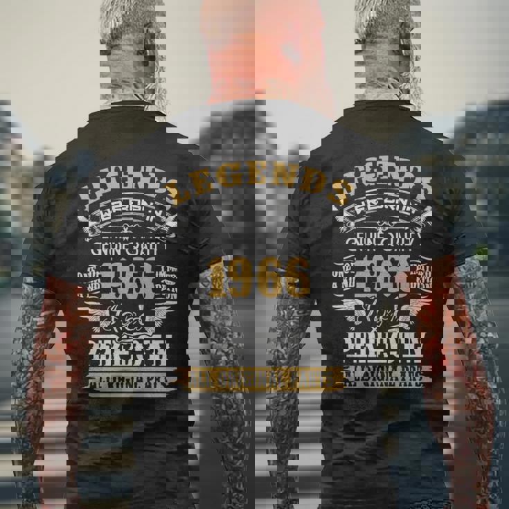 伝説は1966年にヴィンテージ60歳の誕生日に生まれました60歳 長袖tシャツ メンズTシャツ バックプリント 高齢者への贈り物