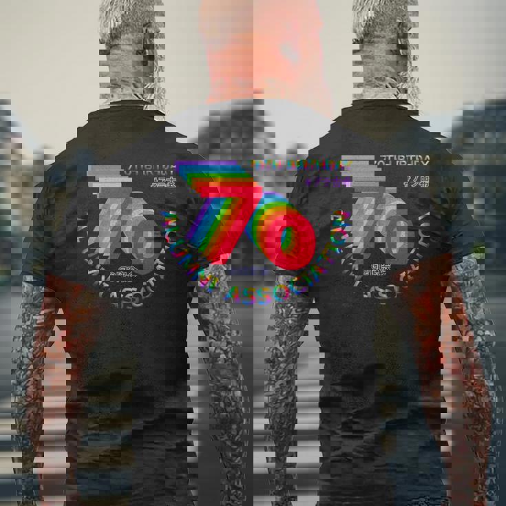 古希 同窓会 70歳 アラ古希 70歳誕生日 古希祝い 長寿 七色 70古希の集まり レインボーカラー 虹色 長袖tシャツ メンズTシャツ バックプリント 高齢者への贈り物