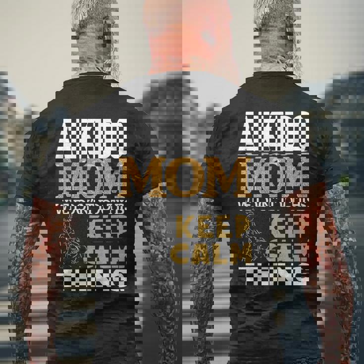 合気道 ママ 引用 面白い 合気道 メンズTシャツ バックプリント 高齢者への贈り物