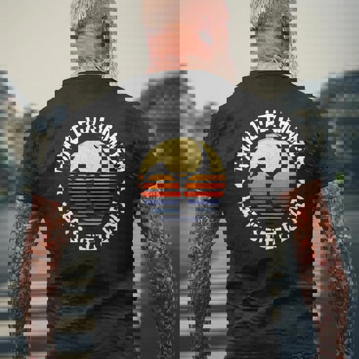 太鼓みつどもえレトロな夕焼け練習用太鼓愛好家へのプレゼント Taiko メンズTシャツ バックプリント 高齢者への贈り物