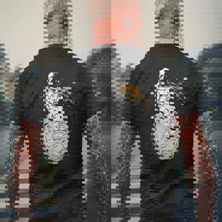 宇宙飛行士 演奏 トロンボーン 楽器 プレーヤー トロンボニス メンズTシャツ バックプリント 高齢者への贈り物