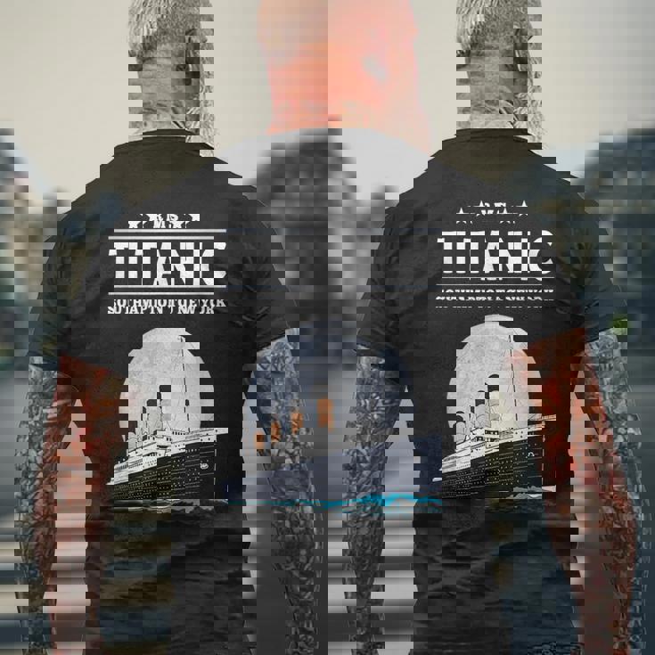 息子のための1912年のヴィンテージタイタニック航海船クルーズギフト メンズTシャツ バックプリント 高齢者への贈り物