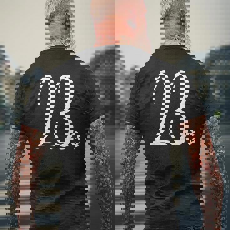 数字23 23歳 23歳 23歳の誕生日 23歳 メンズTシャツ バックプリント 高齢者への贈り物