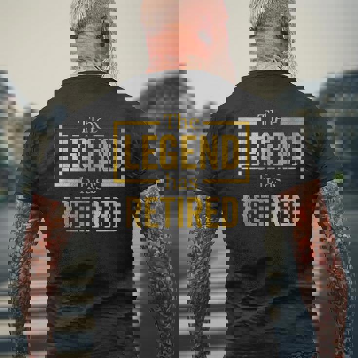 昔は同僚の定年退職祝いに、レジェンドと一緒に働いてた メンズTシャツ バックプリント 高齢者への贈り物