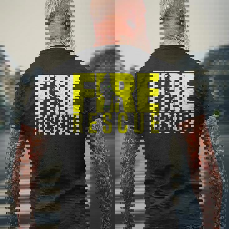 消防救助部 消防士 消防士 制服 メンズTシャツ バックプリント 高齢者への贈り物