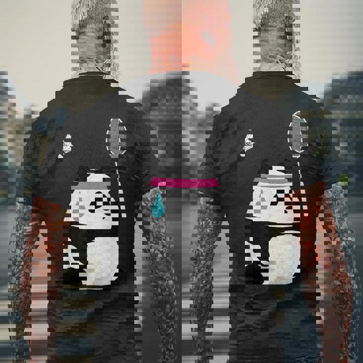 疲れきったバドミントンパンダ 面白いかわいいシャトルコック動物 メンズTシャツ バックプリント 高齢者への贈り物