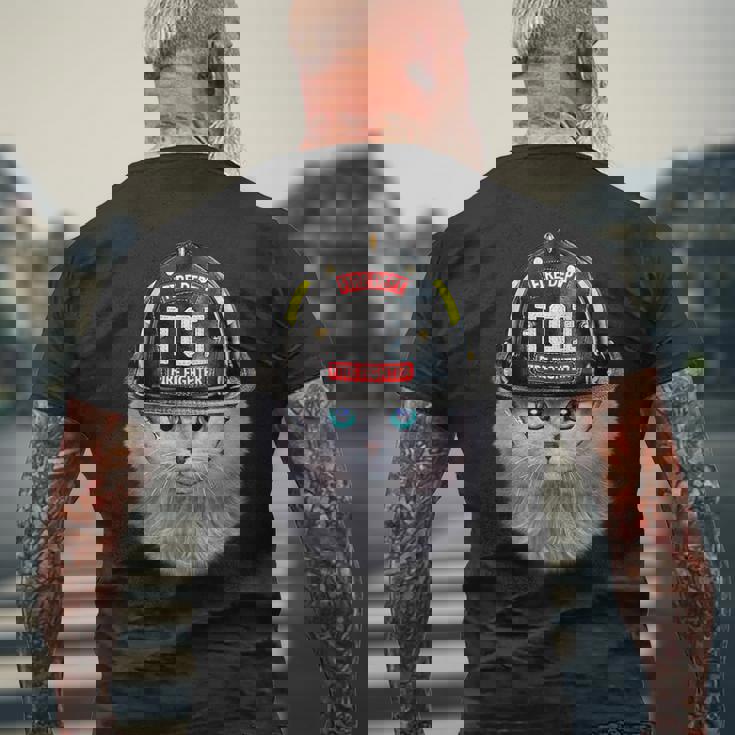 白いペルシャ猫 ねこ 消防士 メンズTシャツ バックプリント 高齢者への贈り物