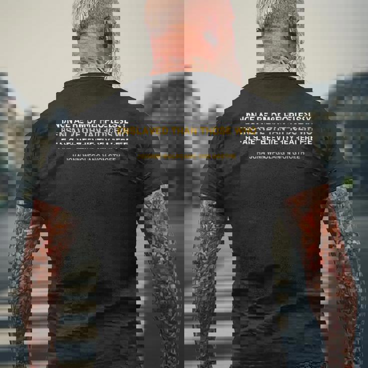 絶望的に奴隷化されたアナキズムリバタリアンの引用 メンズTシャツ バックプリント 高齢者への贈り物