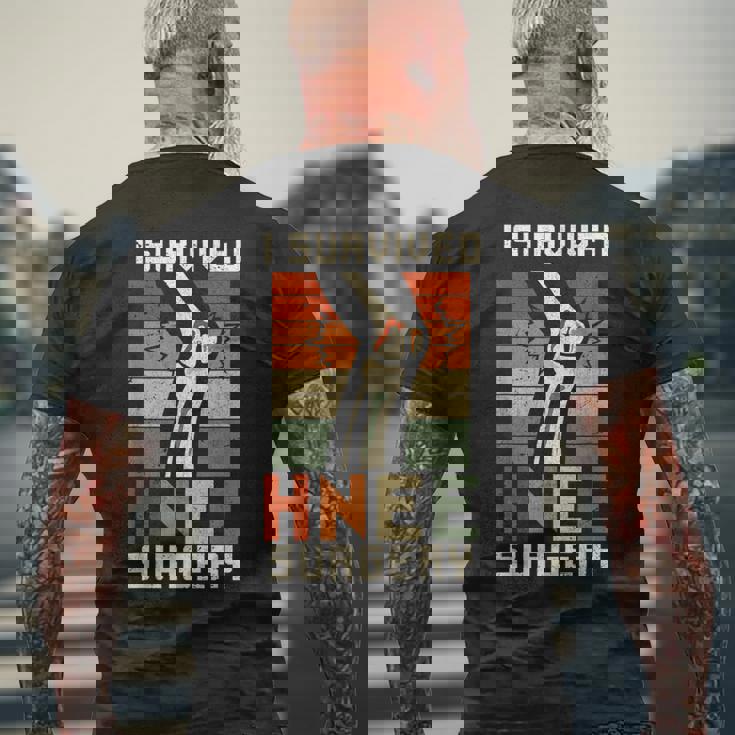 膝の手術の患者さん 面白い膝 メンズTシャツ バックプリント 高齢者への贈り物