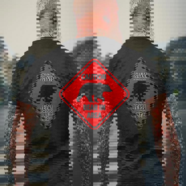 赤い警告標識 クマのエリア標識 メンズTシャツ バックプリント 高齢者への贈り物