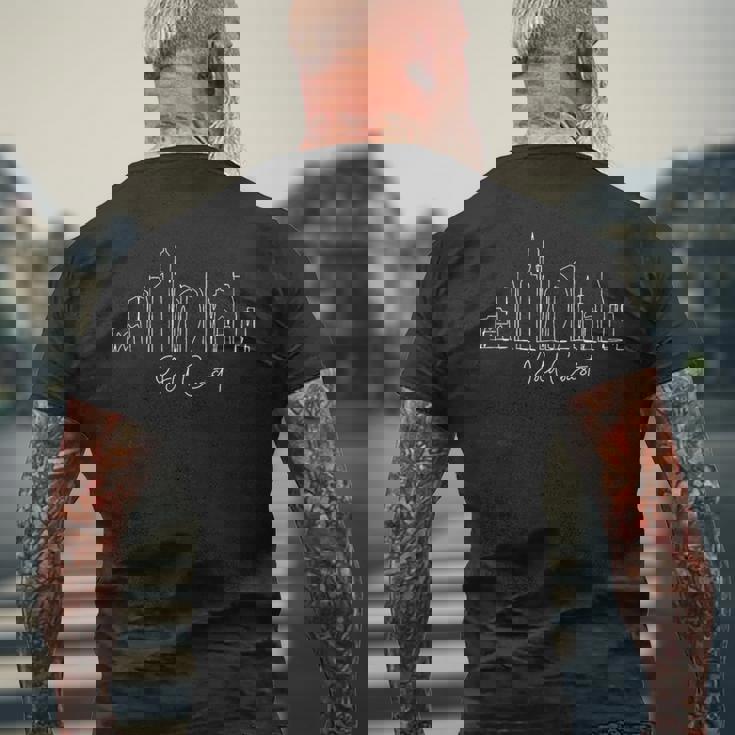 都市のスカイライン ゴールドコースト オーストラリア メンズTシャツ バックプリント 高齢者への贈り物
