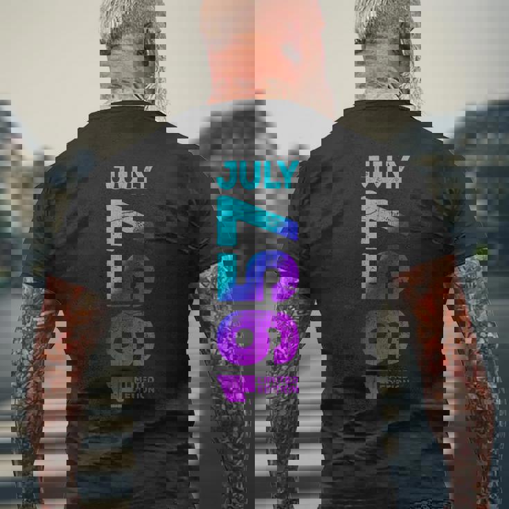 限定版 1957年7月 1957年 レトロ 1957 ヴィンテージ 1957 メンズTシャツ バックプリント 高齢者への贈り物