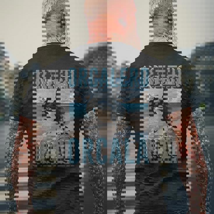 面白い Ai生成 モンスター 流行 オルカレロ オルカラ オルカ メンズTシャツ バックプリント 高齢者への贈り物