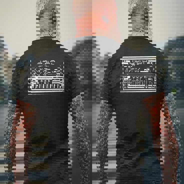 面白いシンセローランドベースラインシンセウェーブ メンズTシャツ バックプリント 高齢者への贈り物