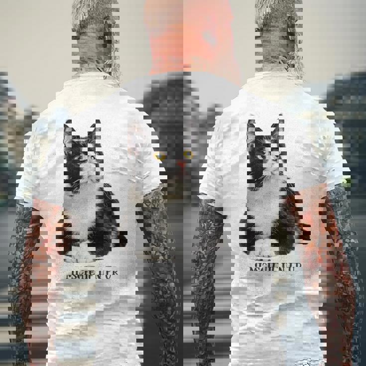 Mischief In Fur 猫写真 ハチワレ猫 黒白猫 猫好き ネタ 猫しもべ 猫飼い 猫依存症 長袖tシャツ メンズTシャツ バックプリント 高齢者への贈り物