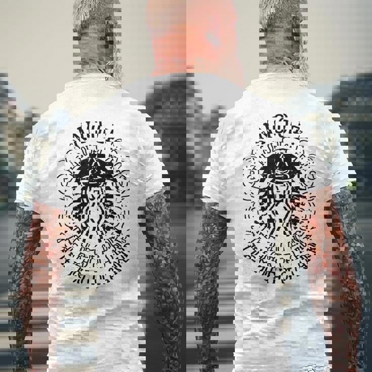 Nicole 名義 魔女 おもしろいことわざ ハロウィン メンズTシャツ バックプリント 高齢者への贈り物