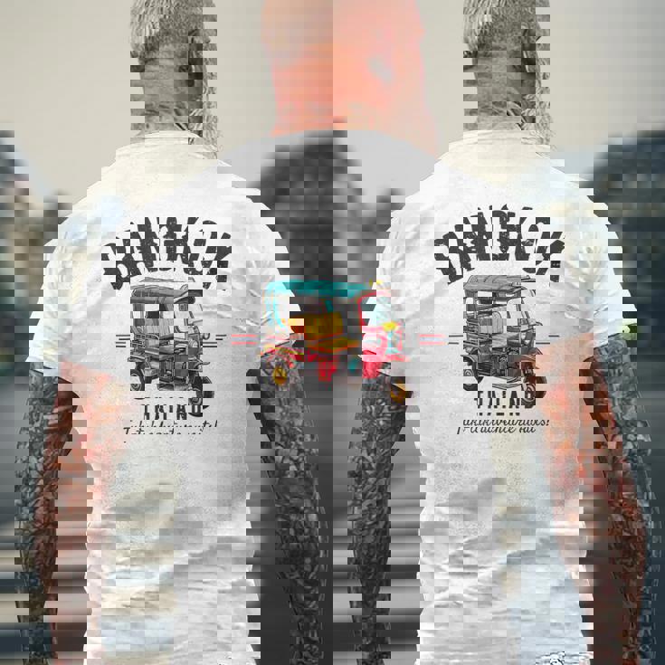 ヴィンテージ トゥクトゥク バンコク タイ メンズTシャツ バックプリント 高齢者への贈り物