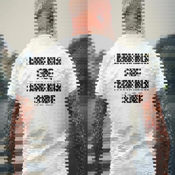 ヴィンテージの退職英語教師、面白い英語教師 メンズTシャツ バックプリント 高齢者への贈り物