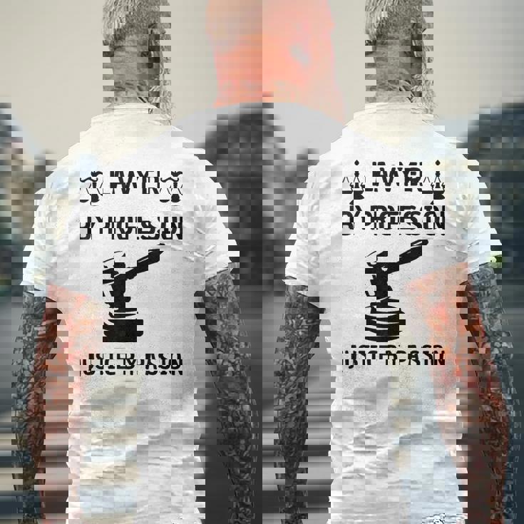 弁護士 法律 格言 法学者 デザイン 弁護士 メンズTシャツ バックプリント 高齢者への贈り物