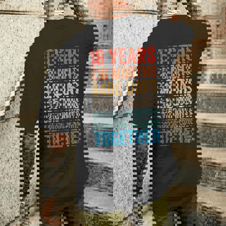 18年目の記念日 彼 彼女 カップル 18回目の結婚 メンズTシャツ バックプリント 彼への贈り物