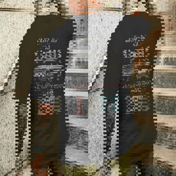 1970年生まれ、56歳の誕生日 クラシックカー メンズTシャツ バックプリント 彼への贈り物