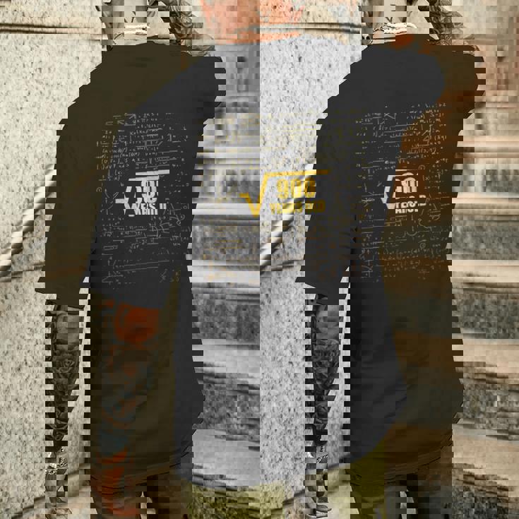 30歳の誕生日 四角根 900 30歳 算数 楽しい メンズTシャツ バックプリント 彼への贈り物