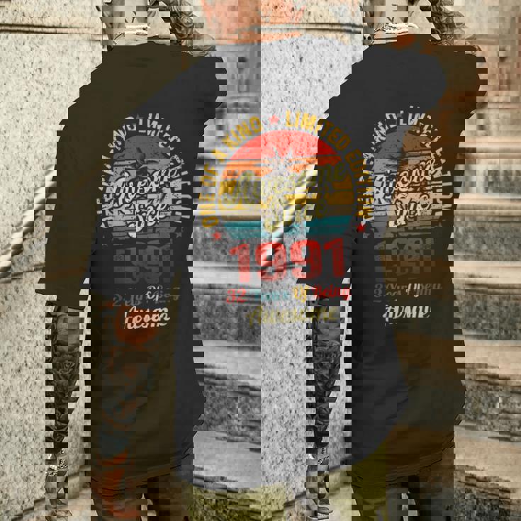 32 誕生日デコレーション メンズ レディース 1991 Bday 32Th Birthday メンズTシャツ バックプリント 彼への贈り物