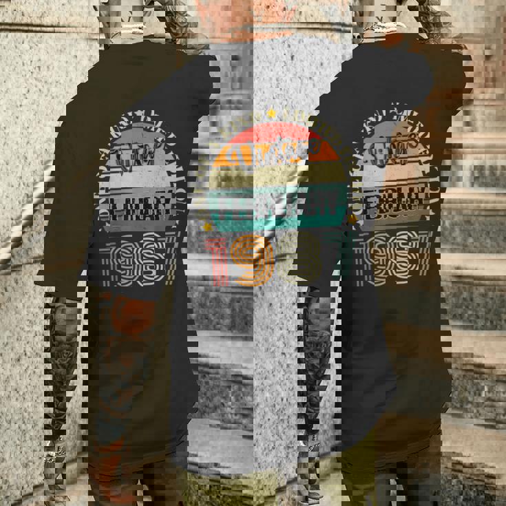 37歳 ヴィンテージ 1987年2月 37歳の誕生日 レトロ メンズTシャツ バックプリント 彼への贈り物