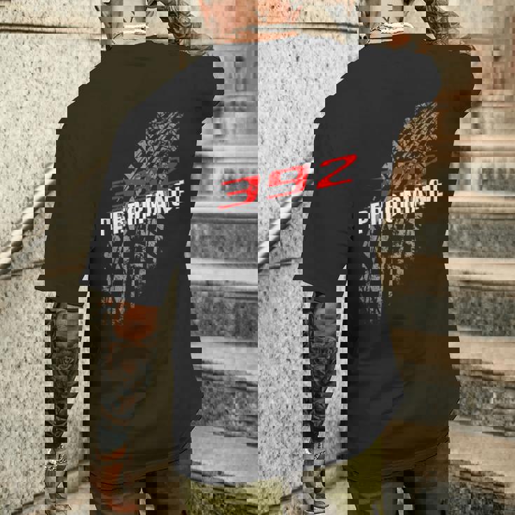 392 パフォーマンス 64 タイヤマーク レースカー メンズTシャツ バックプリント 彼への贈り物