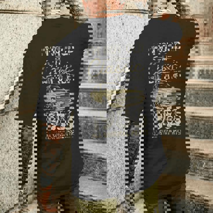 40 歳の誕生日、1986 年以来、クラシックカー、40 歳 メンズTシャツ バックプリント 彼への贈り物