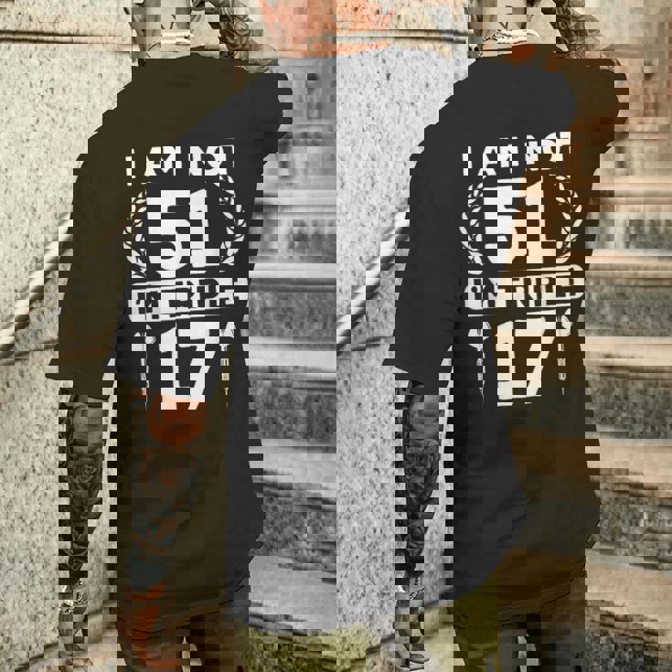 51歳の誕生日 ダーツプレイヤー おもしろダーツ メンズTシャツ バックプリント 彼への贈り物