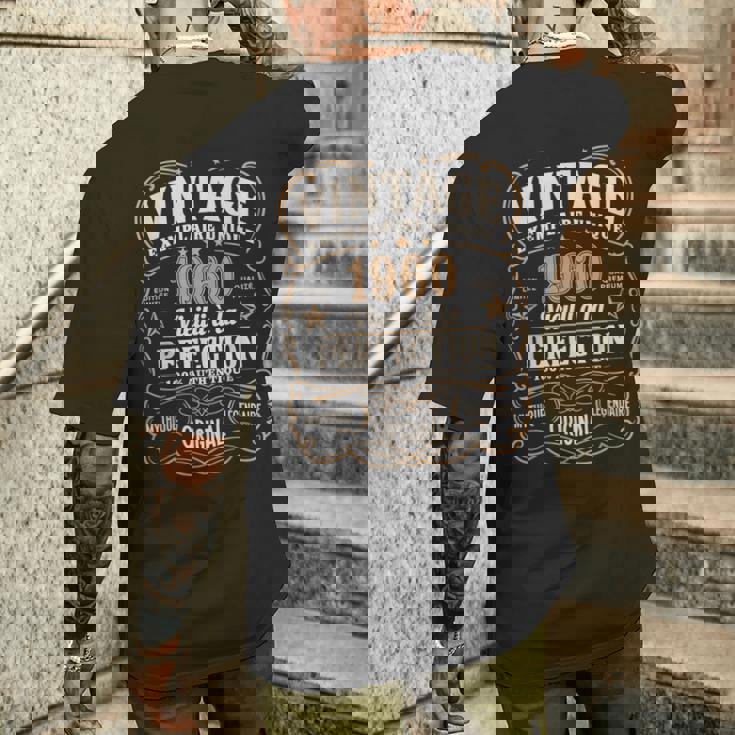 65 Ans Homme 1960 Anniversaire65 Ans Homme 1960 T-shirt imprimé au dos Cadeaux pour lui