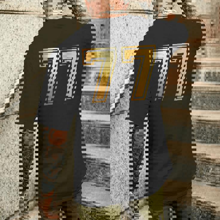 77 ナンバーセブンティセブンチーム スポーツ グラフィック 代表チームマッチング メンズTシャツ バックプリント 彼への贈り物