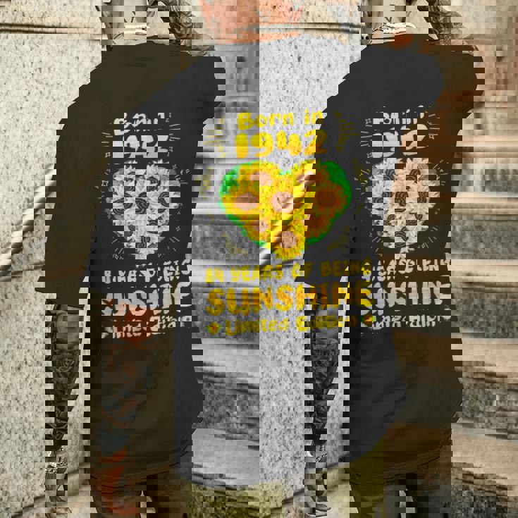 84歳の誕生日 サンシャイン84年 ひまわり恋人 1942年生まれ メンズTシャツ バックプリント 彼への贈り物