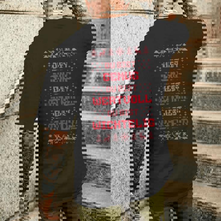 Du Bist Genug Und Wichtelig Wortwitz Weihnachten T-Shirt mit Rückendruck Geschenke für Ihn