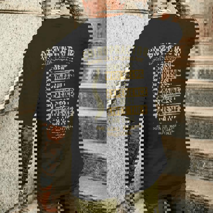 Definition カイロプラクターギフト カイロプラクター メンズTシャツ バックプリント 彼への贈り物